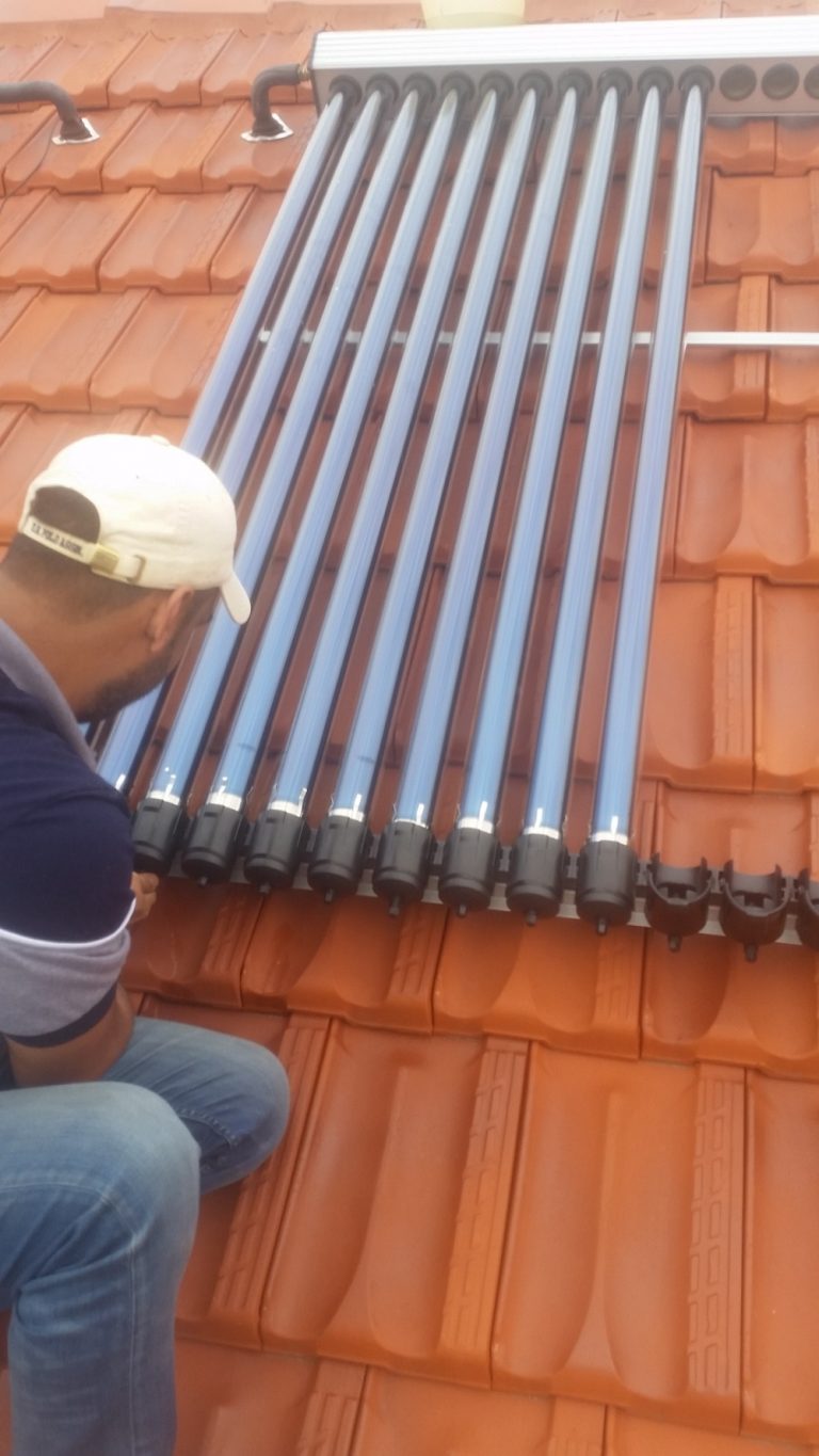 Evacuated tube solar hot water heatersSolazone Australia