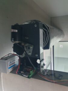 Solazone electric wall-mount pool rolle